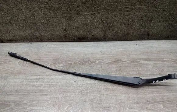 Volvo V70 Front wiper blade arm 30655615