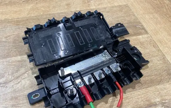 Land Rover Range Rover Velar Fuse box set L56021MY M8A214516AC 305261740
