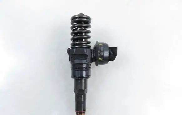 Volkswagen Sharan Fuel injector 0414720216 038130073BA