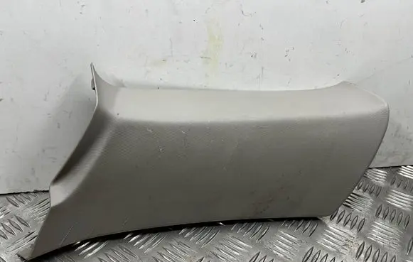 Subaru Outback (D)pillar trim (top) 94015AG000