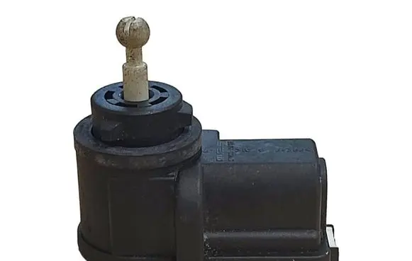 Volkswagen Golf IV Headlight level adjustment motor 1J0941295B