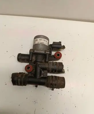 Audi A4 S4 B7 8E 8H Coolant heater control valve 8E0820035B 400399D