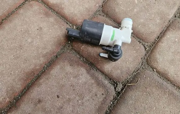 Renault Zoe Windscreen/windshield washer pump 286208543R