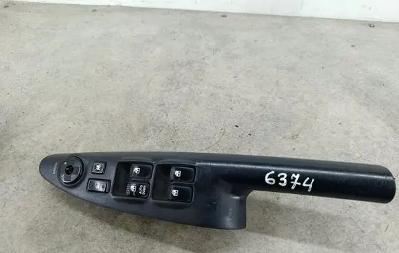 Hyundai Tucson JM Quarter vent window switch 935702E200