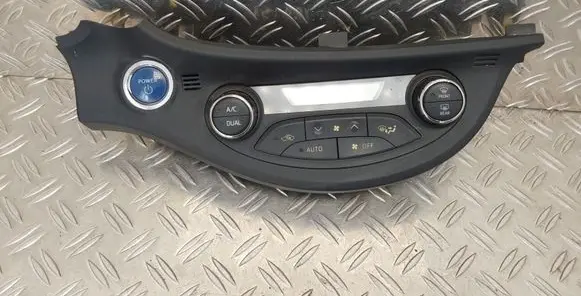 Toyota Yaris Climate control unit 559000D340