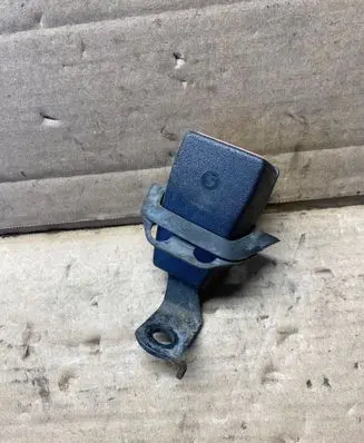 BMW 3 E36 Front seatbelt buckle 1977412 03061996