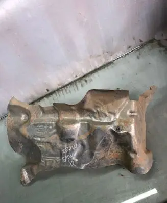 BMW X2 U10 Exhaust heat shield 689102603