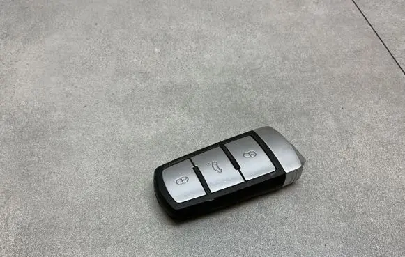 Volkswagen PASSAT B7 Ignition key/card 