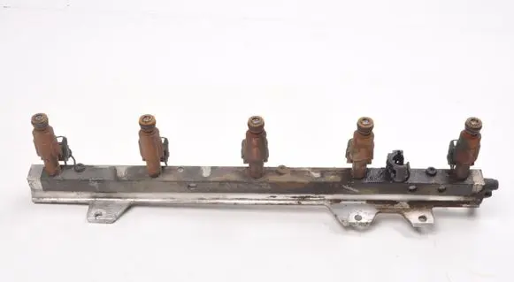 Volvo S60 Fuel main line pipe 9186340