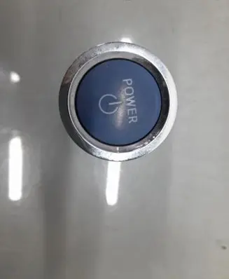 Toyota RAV 4 (XA40) Engine start stop button switch