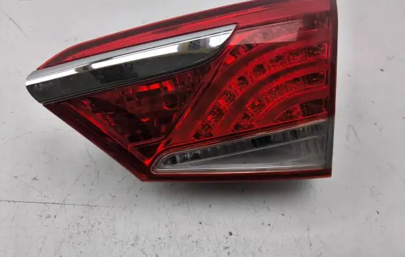 Hyundai i40 Tailgate rear/tail lights 924043Z001