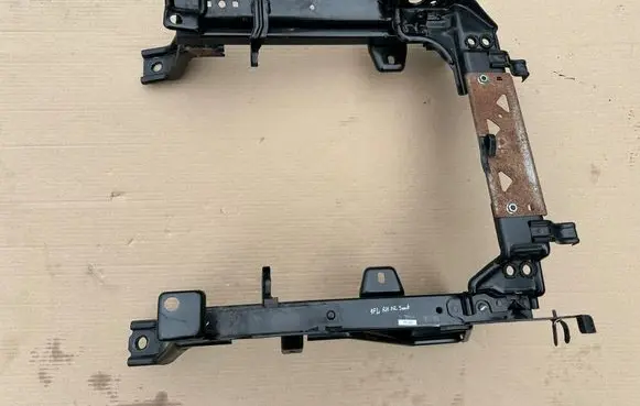 Nissan Patrol Y61 Seat frame 88301VB000