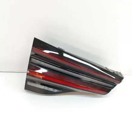 Tailgate rear/tail lights