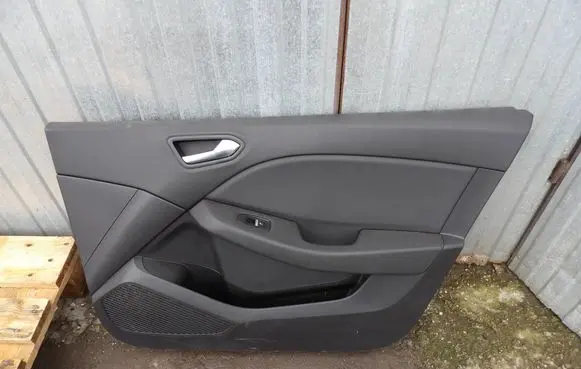Renault Clio V Front door card panel trim