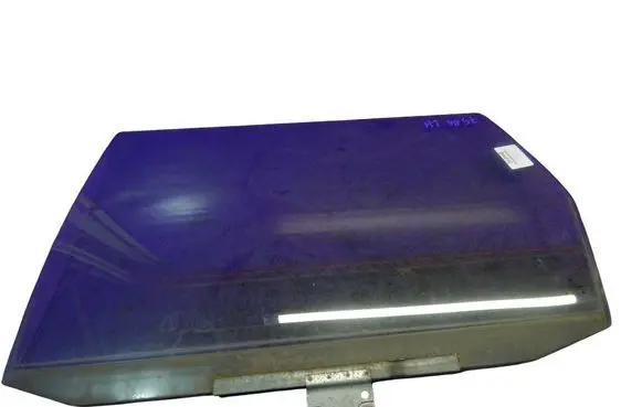 Volkswagen PASSAT B4 Front door window glass four-door