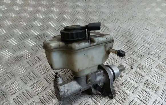 Skoda Octavia Mk2 (1Z) Master brake cylinder 1K0945459A