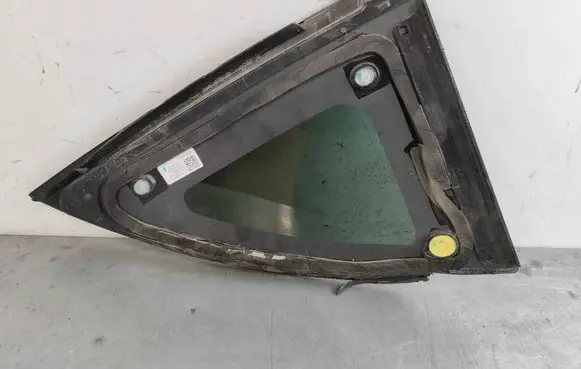 Tesla Model Y Rear side window 162116200e