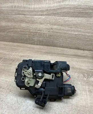 Audi A6 S6 C5 4B Front door lock 4B1837016B