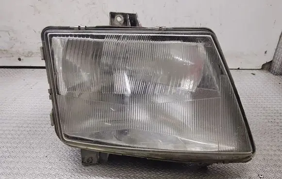 Mercedes-Benz Vito Viano W638 Headlight/headlamp E95063