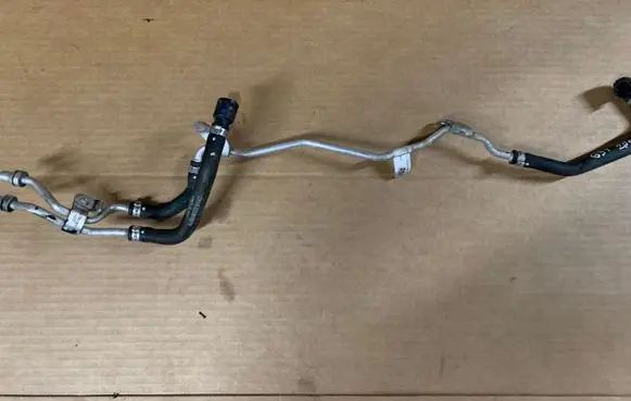 BMW 5 G30 G31 Engine coolant pipe/hose 8583942