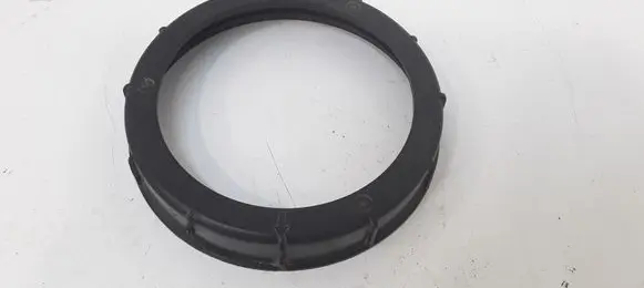 Toyota Avensis T250 In tank fuel pump screw locking ring/nut 