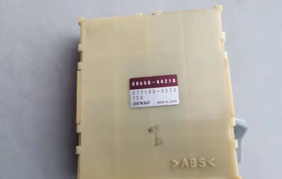 Toyota Avensis Verso Other control units/modules 8865044210 0771005520