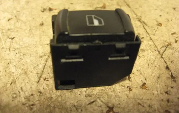 Skoda Octavia Mk1 (1U) Electric window control switch 3B0959855