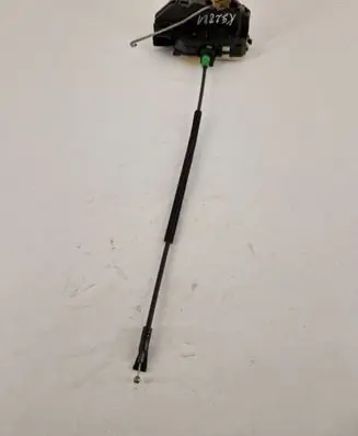 Opel Astra J Rear door lock 3023881