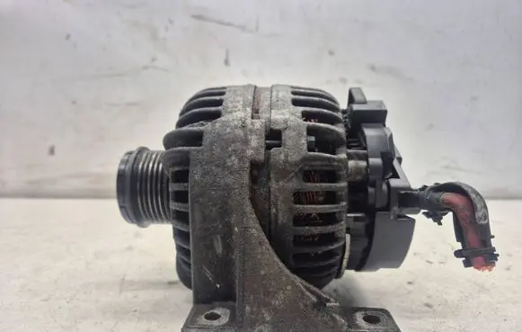 Volvo XC90 Generator/alternator 30667894 0124525060