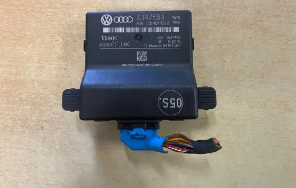 Volkswagen PASSAT B6 Gateway control module 3C0907951A 3C0907530A
