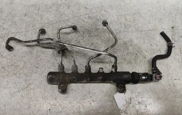 Toyota Corolla Verso AR10 Fuel main line pipe