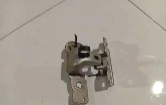 Peugeot 508 Tailgate/trunk/boot hinge 9687860480