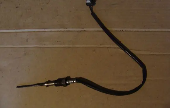 BMW 5 F10 F11 Exhaust gas temperature sensor 8570234