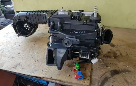 Interior heater climate box assembly