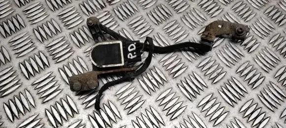 Headlight/headlamp level sensor