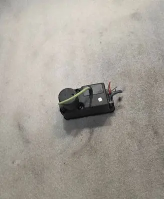 Volkswagen PASSAT B3 Central locking vacuum pump 357962257