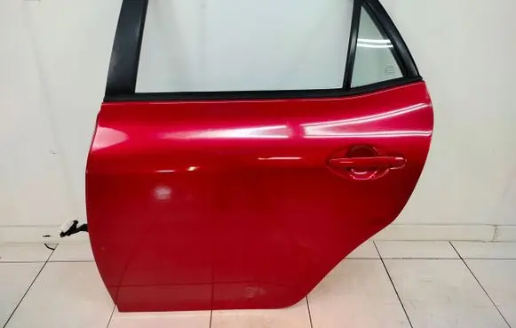 Toyota Auris 150 Rear door 