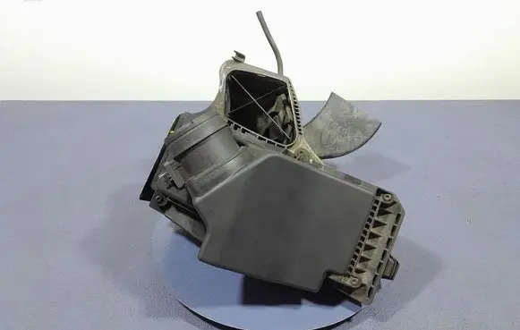 Audi A4 S4 B8 8K Air filter box 8K0133837BG