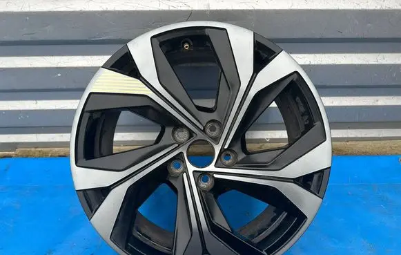 Renault Arkana R18 alloy rim 403001407R