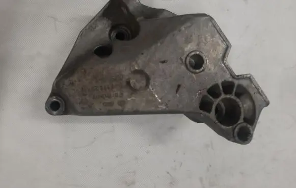 Audi A6 Allroad C5 Engine mount bracket 038199207N