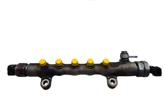 Toyota Avensis T270 Fuel main line pipe 238100R040 8945820050
