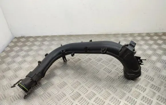 Audi A4 S4 B9 Intercooler hose/pipe 04E145673AB