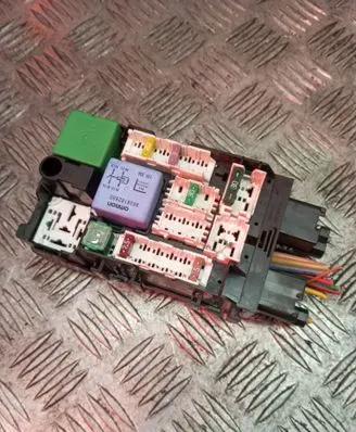 Citroen C4 II Fuse box set 9665492680