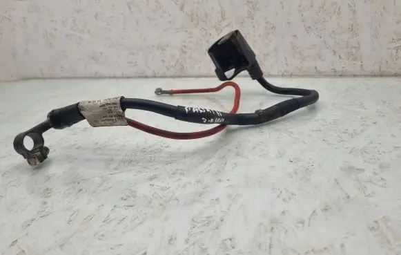 Volkswagen PASSAT B6 Positive cable (battery) 1K0971228M