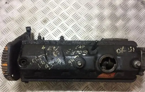 Volkswagen Golf III Engine head 030103373t