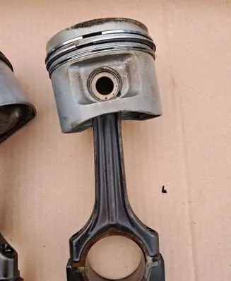 Mercedes-Benz 190 W201 Piston 1020372104