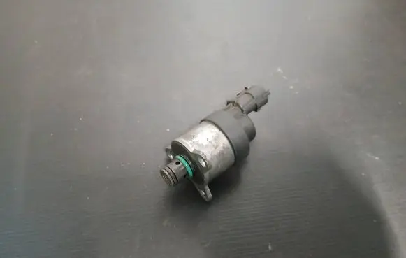Volvo S60 Fuel pressure sensor 0928400