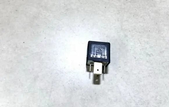 Volkswagen PASSAT B5 Other relay 443951253j 899511000