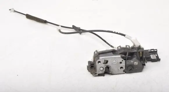 Peugeot 308 Front door lock 