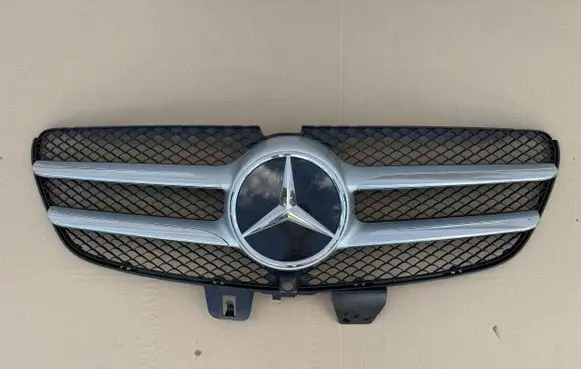 Mercedes-Benz Vito Viano W447 Front bumper upper radiator grill A4478809700